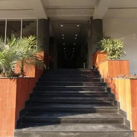 Furnished One-Bedroom Apartment For Rent Lahore Exteriör bild