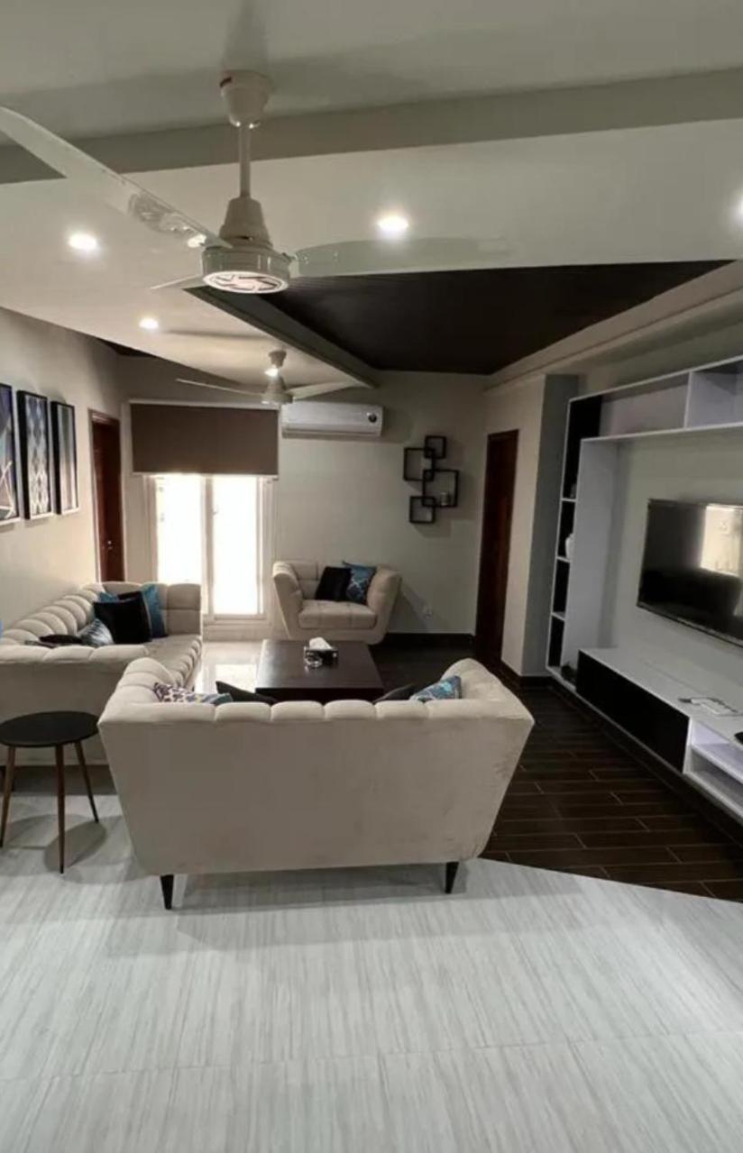 Furnished One-Bedroom Apartment For Rent Lahore Exteriör bild
